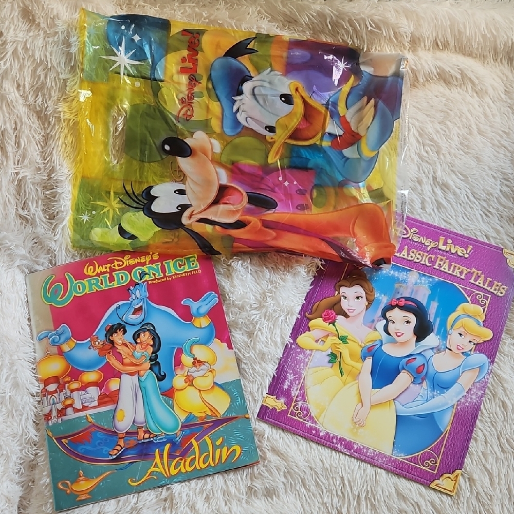 NEW WALT DISNEY ALADDIN ON ICE PRINCESSES ON ICE PLAY PROGRAM BOOKS BUNDLE